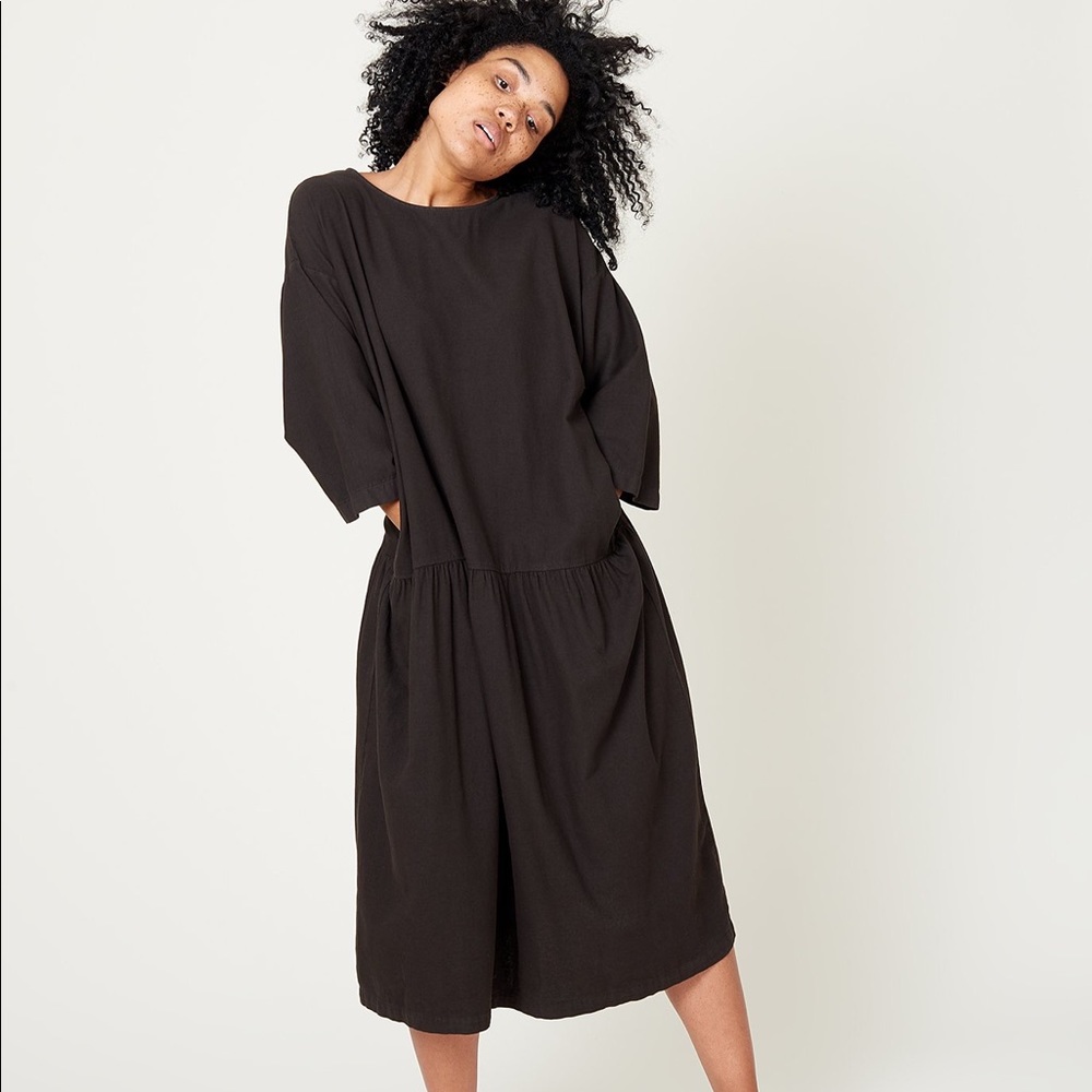 Black Crane Easy Dress, dark grey. size XSmall.